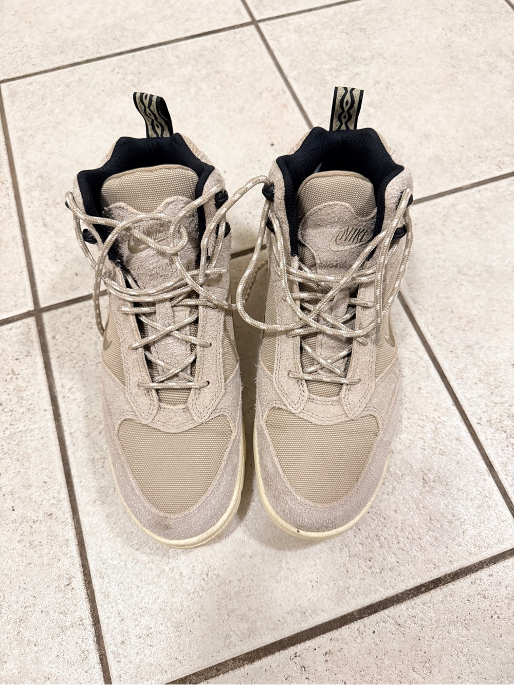 Nike ACG Men's Beige/Tan Hiking boots
